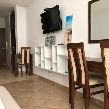 Studio In Green Life Apartment *